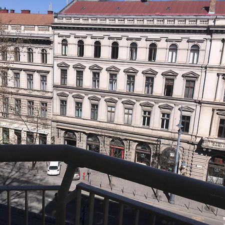 Mint Pearl Apartment 3 Rooms 2 Bathrooms At Kalvin Square Budapesta Exterior foto