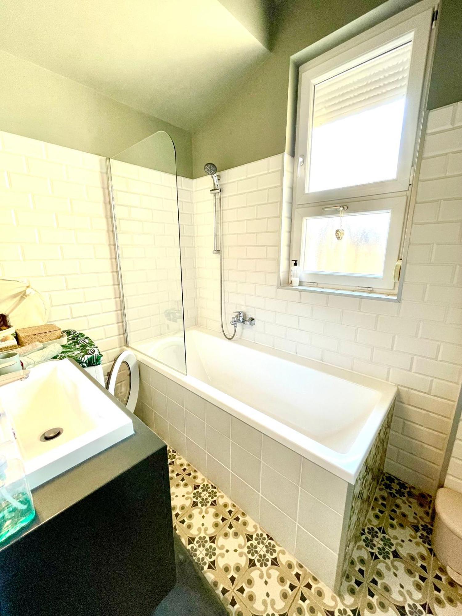 Mint Pearl Apartment 3 Rooms 2 Bathrooms At Kalvin Square Budapesta Exterior foto