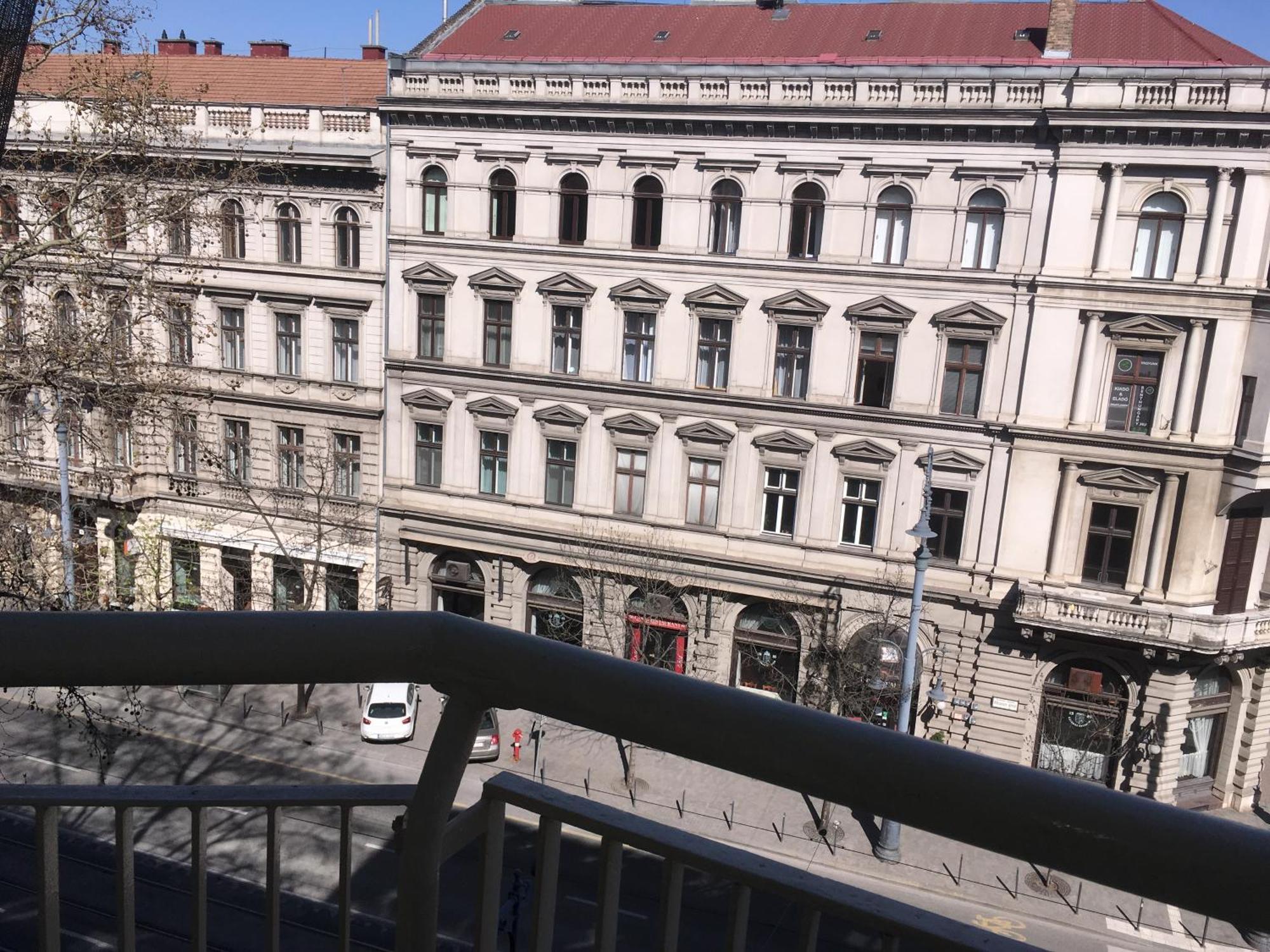 Mint Pearl Apartment 3 Rooms 2 Bathrooms At Kalvin Square Budapesta Exterior foto